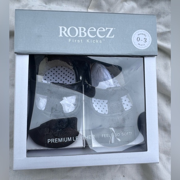 Robeez - Learn To Walk -Soft Soles - Picture 2 of 2